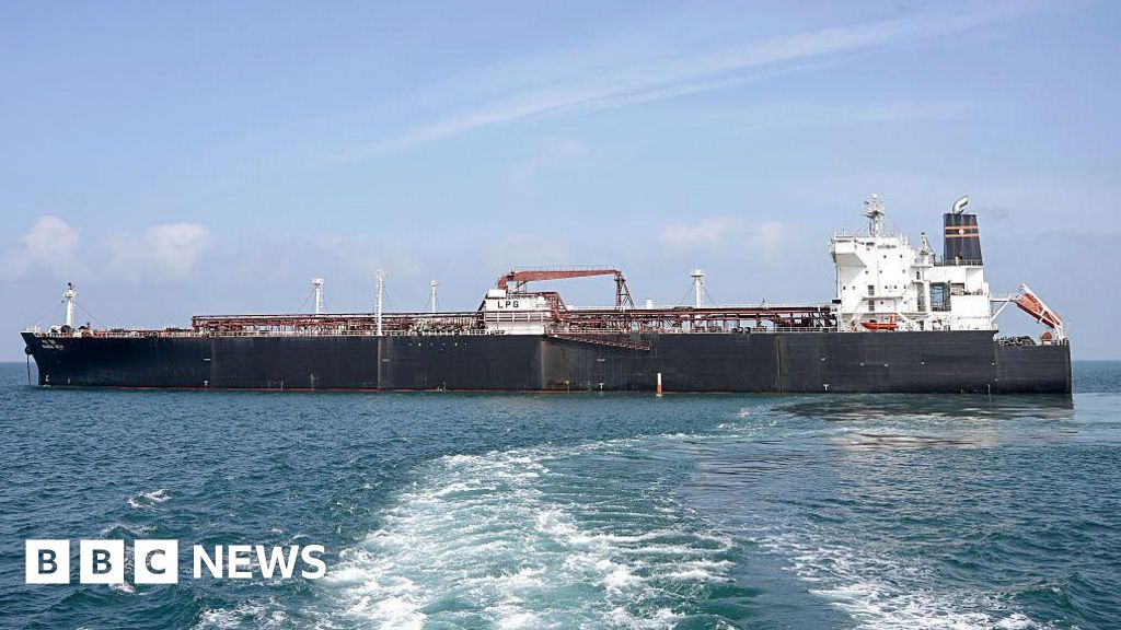 Which Asian countries are passing through the Strait of Hormuz? – BBC