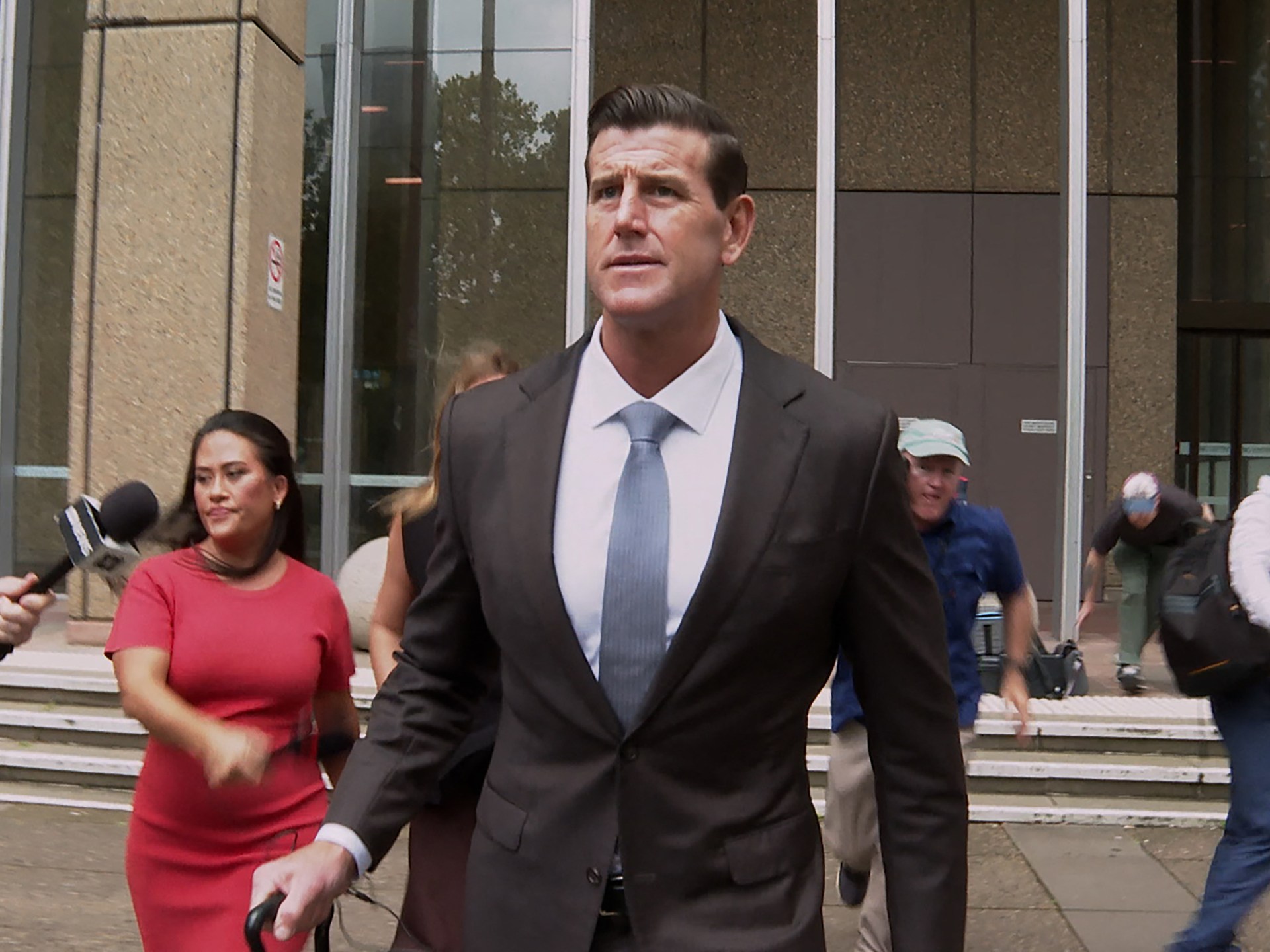 Australian ex-soldier Roberts-Smith granted bail in Afghan war crimes case | Human Rights News