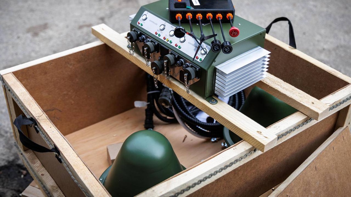 Kharkiv emergency medical center gets 10 EW systems for frontline medics