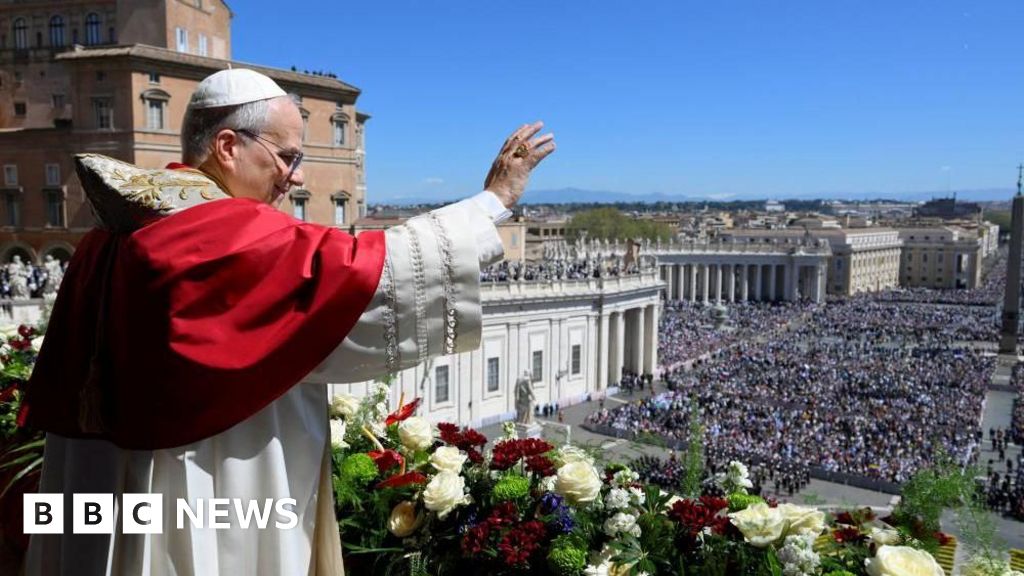 Pope Leo calls for global leaders to choose peace in his first Easter Mass