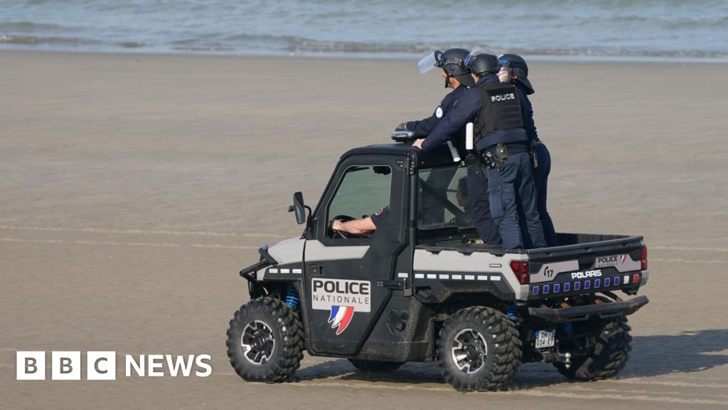 UK and France extend talks over new small boats deal