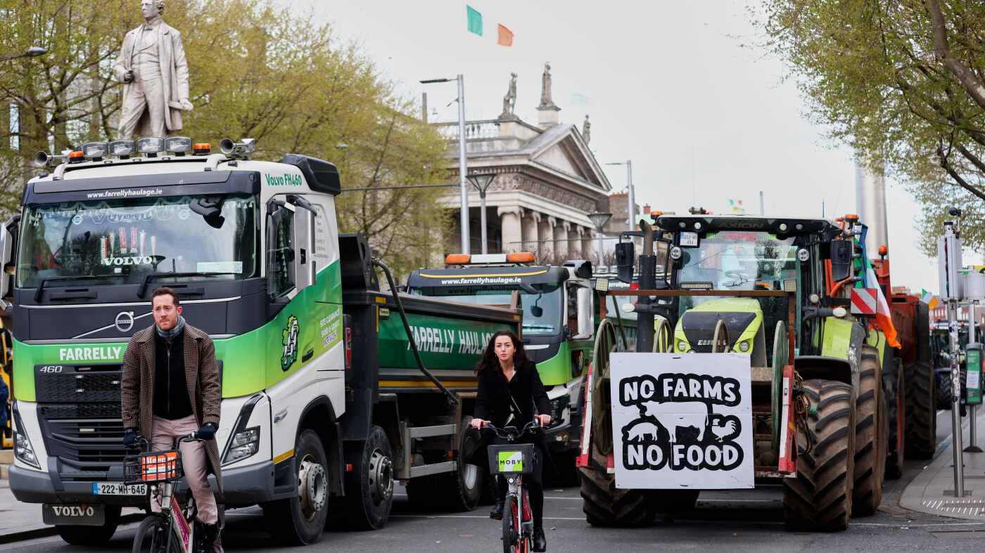 Fuel protests have Ireland’s government facing possible no-confidence vote : NPR