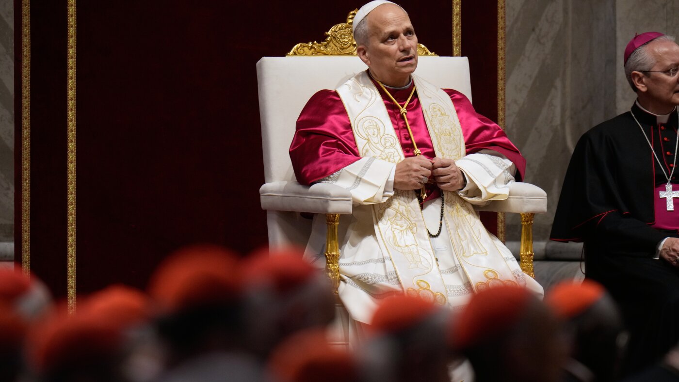 Pope Leo demands political leaders negotiate peace in Iran war : NPR