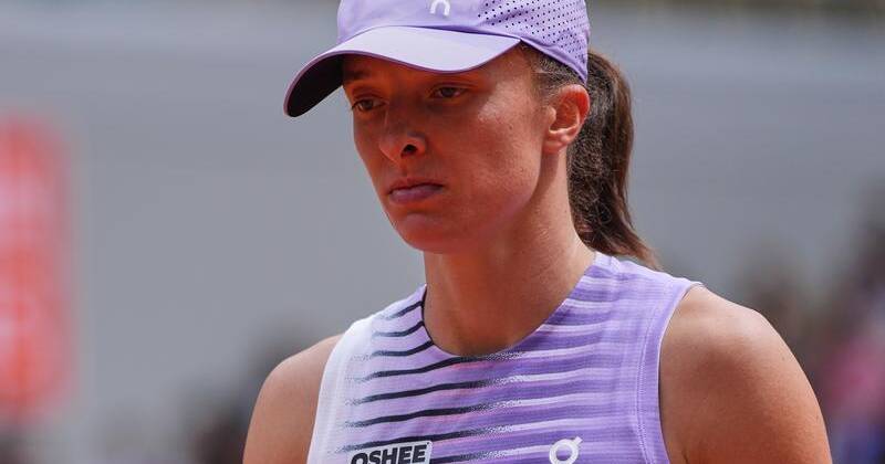 Swiatek stunned in Paris on big day for Ukraine tennis | Southern Cross