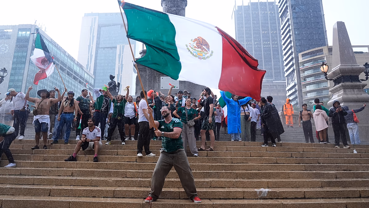 Video. Watch fan reactions as Mexico beat South Africa 2–0 in the World Cup opener