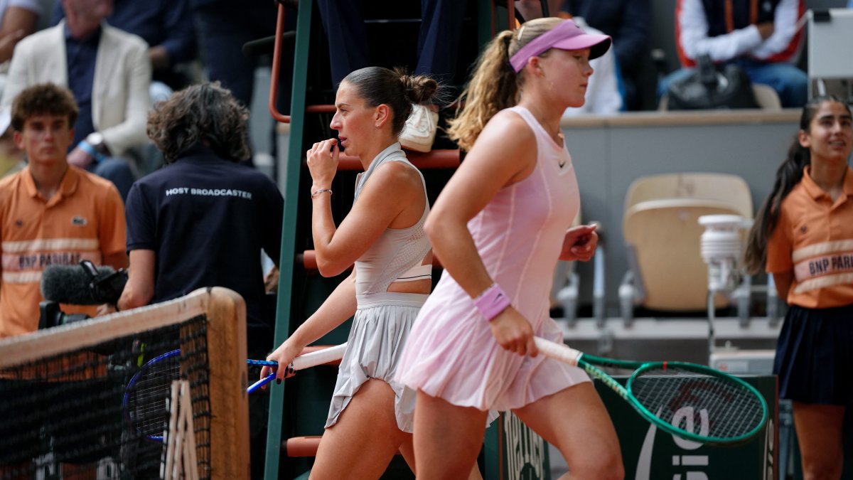 Russia’s Andreeva beats Ukraine’s Kostyuk at French Open  – NBC Sports Bay Area & California
