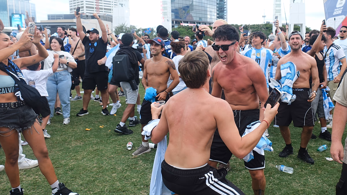 Video. Buenos Aires erupts as Argentina reach World Cup final