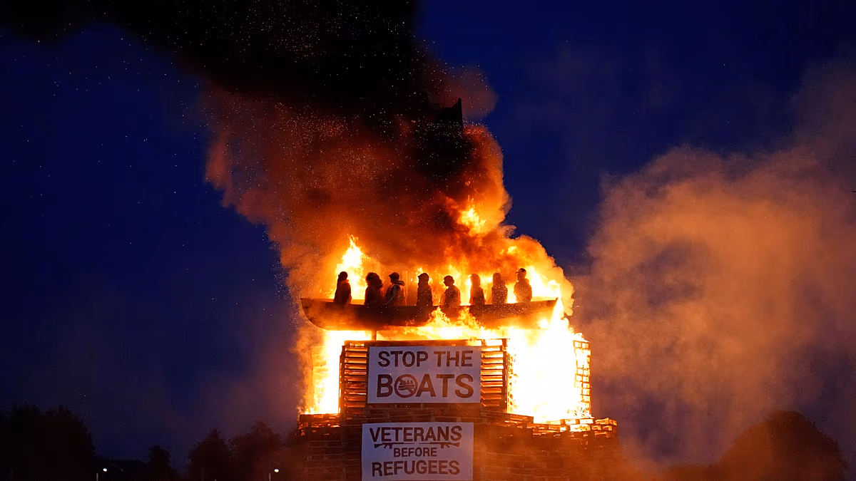 Video. Mosque replica and anti-immigration signs appear on Northern Ireland bonfire