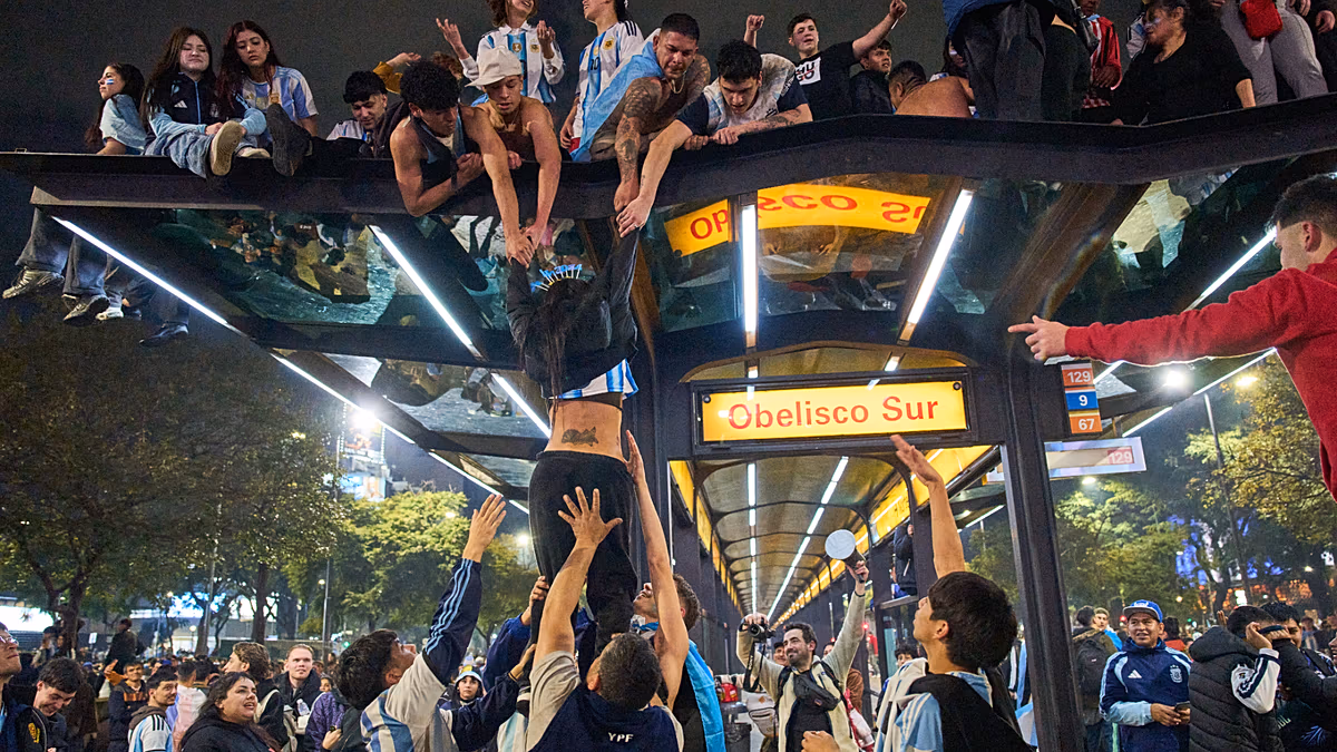 Video. Argentina reaches World Cup final, jubilation in Buenos Aires and disappointment in the Falklands
