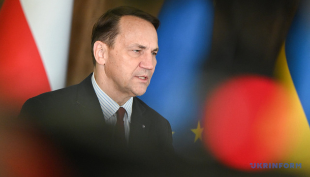 Sikorski responds to Russian statements about possible provocations in Poland
